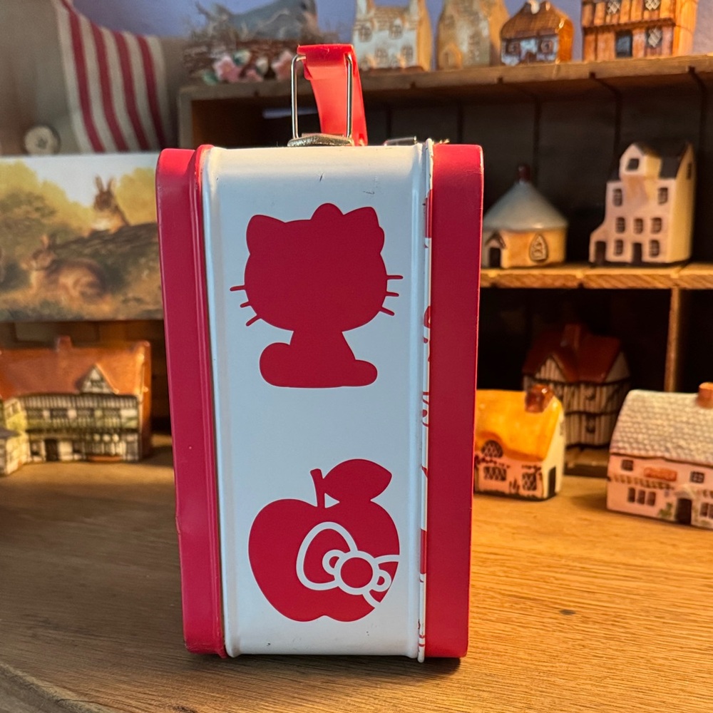 Hello Kitty Red Lunchbox - Picture 4 of 10
